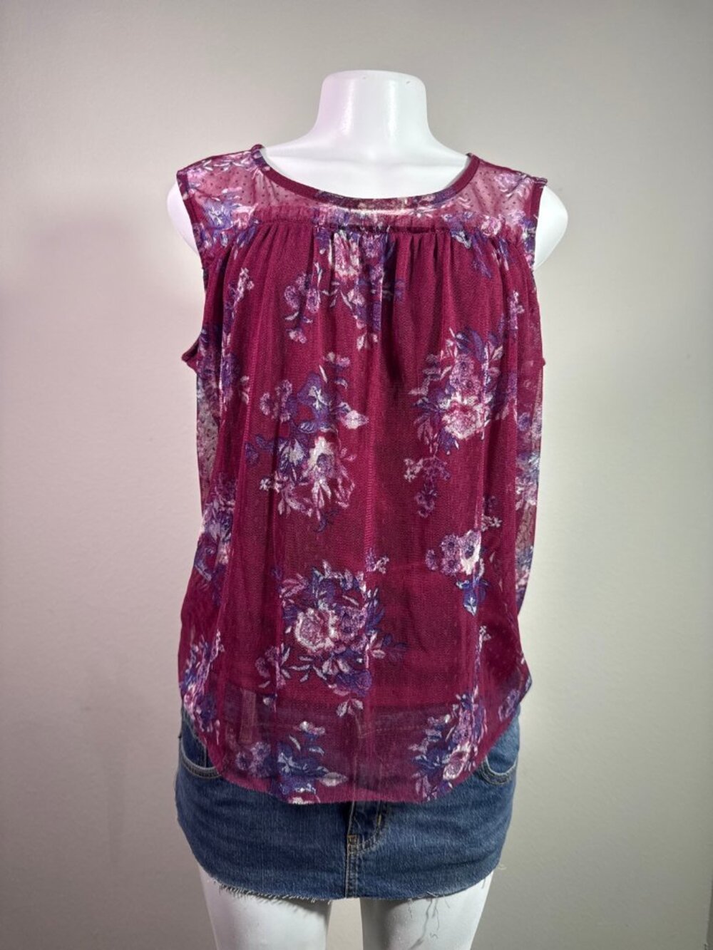 No Boundaries Burgundy Floral Mesh Tank Top – Women's Used Clothing